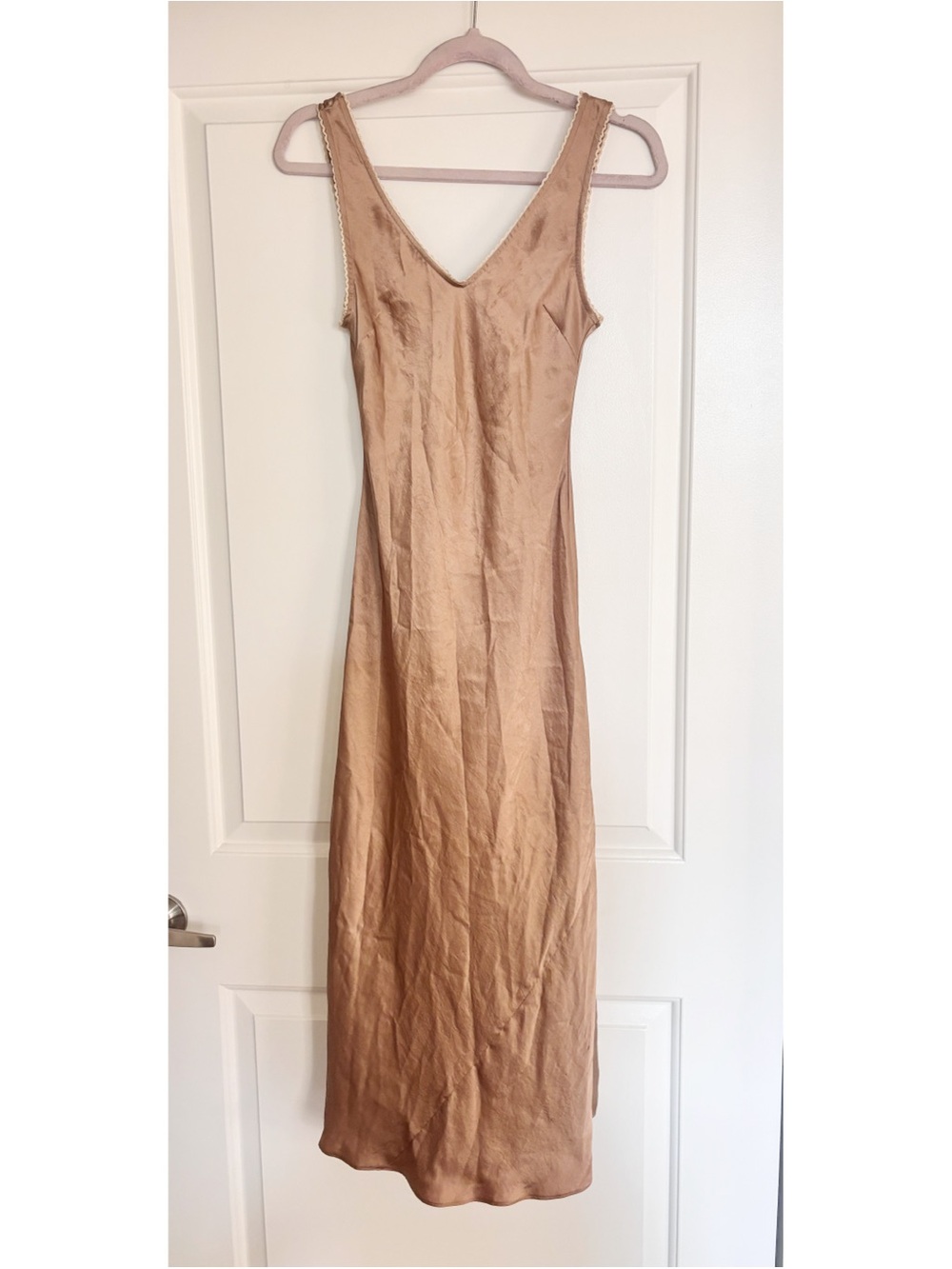 | Aritzia | Wilfred Lace Trim Slip Dress